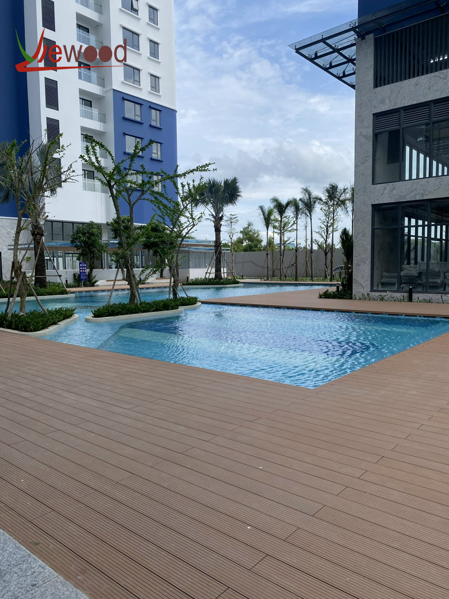 Hoàn thiện không gian hồ bơi đẳng cấp tại dự án SkyView